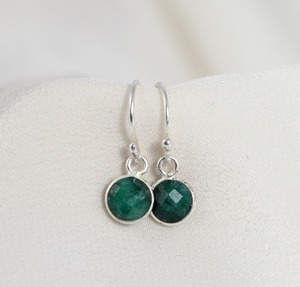 Pendientes de Esmeralda Hechos a Mano con Diseño de Piedra Natural Redonda y Alambre para las Orejas, Joyería de Piedra de Nacimiento de Mayo para Mujer - Product Image 4