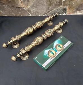 Royal Gold Designer Poignée longue élégante Poignée en métal de luxe Accent décoratif pour portes, tiroirs et meubles de qualité supérieure - Product Image 5