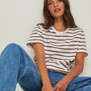 Camiseta personalizable de manga corta de primavera y verano para mujer, nueva tendencia de moda con estampado de rayas holgado, estilo informal transpirable - Product Image 1