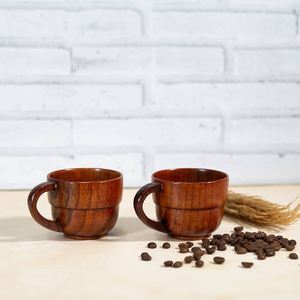 Tasse en bois classique avec couleur en bois naturel pour boissons comme le café thé boissons chaudes e.t.c utilisées dans le restaurant d'hôtel à la maison - Product Image 3
