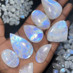 Cabujón de piedra lunar azul de alta calidad, piedras preciosas sueltas naturales, forma de tamaño mixto, lote de arcoíris de alta potencia para luz de joyería - Product Image 1