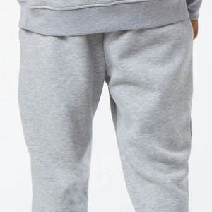 กางเกงวอร์มผู้ชายสุดเทรนดี้ ผลิตจากผ้าเนื้อนุ่ม เหมาะสำหรับออกกำลังกาย วิ่ง และแฟชั่นสตรีท - Product Image 4