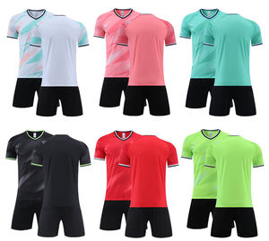 Maillot de football personnalisé imprimé par sublimation 100% polyester léger et respirant à manches courtes pour adultes - Product Image 5