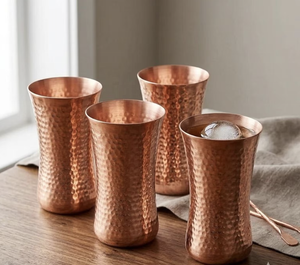 Vaso de Cobre Portátil Ecológico Hecho a Mano por Divris con Diseño Martillado Vintage - Product Image 4