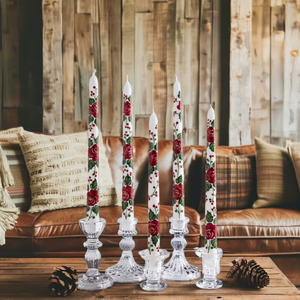 Bougie conique élégante peinte à la main avec de magnifiques motifs floraux de roses rouges, sans fumée, pour les mariages et Noël, base blanche classique - Product Image 3