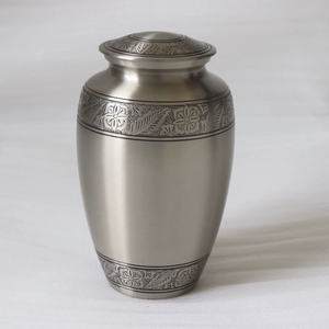 โกศบรรจุอัฐิสำหรับผู้ใหญ่แบบอเมริกัน ทำมือจากทองเหลืองหล่อ ทนทาน เป็นมิตรกับสิ่งแวดล้อม ดีไซน์ใหม่ สลักลาย ยอดขายดีที่สุด MOQ ต่ำ HHO - Product Image 6