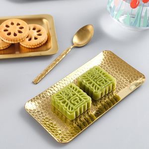 Bandeja Rectangular Moderna de Metal Dorado Martillado, Plato Decorativo Multifuncional para Exhibición en Hogar, Hotel y Restaurante - Product Image 4