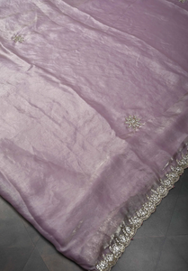 Lila Shimmer Georgette Saree con borde de piedra festoneada con trabajo de tejido con las mismas piezas de blusa de borde - Product Image 2
