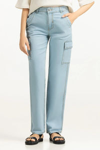 Jeans évasés décontractés pour femmes, coupe slim, denim respirant avec devant plat, service OEM pour pantalon streetwear personnalisable - Product Image 2