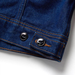 Veste en jean surdimensionnée pour homme avec coupe décontractée conçue pour le streetwear et les tenues superposées - Product Image 5