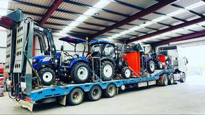 Tracteur agricole haute performance Lovol 804 4WD avec composant de noyau de pompe de tracteur à roues multifonctionnel de puissance nominale de 160HP. - Product Image 4