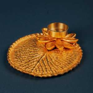 Thali Dorado para Pooja con Lámparas de Aceite, Set de Accesorios para Festivales y Rituales - Product Image 3