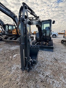 Achetez une mini-excavatrice HX48AZ de bonne qualité avec un grand contrepoids, une structure de protection contre les retournements et un bras utilitaire. - Product Image 3