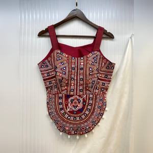 Lehenga Choli de Diseño para Fiesta, Bordado Nupcial Pesado con Espejo, Listo para Enviar, Indio, para Mujer, Boda - Product Image 4