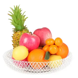 Bol en métal élégant fait main pour maisons urbaines modernes, bol décoratif plaqué à la main pour fruits secs avec couvercle et pompon, sûr - Product Image 3