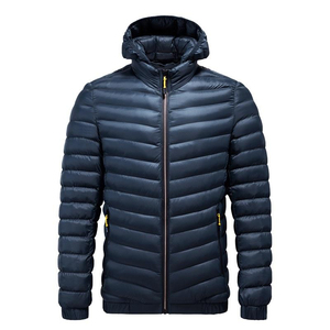 Vestes pour hommes isolées et chaudes Veste matelassée à capuche pour hommes avec poches Idéal pour les aventures hivernales en plein air, la randonnée et les vêtements de ville - Product Image 5