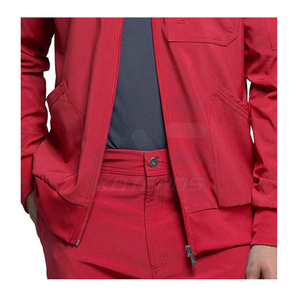 Blouse médicale moderne conçue pour les milieux de travail de la santé, alliant utilité, confort et design professionnel - Product Image 6