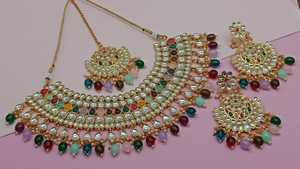 DERNIÈRE ANTIQUE MOTIPEARL & DROP COLLIER FANTAISIE À LA MODE PLAQUÉ OR AVEC ENSEMBLE DE BOUCLES D'OREILLES MANGTIKKA ET ENSEMBLE DE BIJOUX FEMMES - Product Image 4