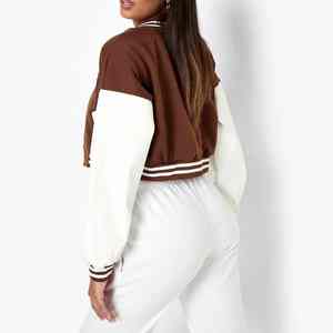 Nouveauté Veste universitaire en cuir pour femmes teinte respirante solide régulière Logo et couleur personnalisés de haute qualité matelassée vente à chaud - Product Image 6