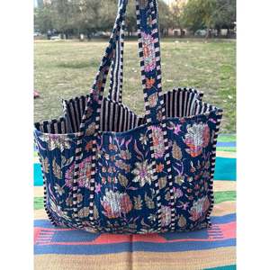 Bolsa de Mano Extra Grande Acolchada de Algodón, Bolsa de Hombro Reversible para Fin de Semana, Bolsa de Compras Resistente y Ecológica, Color Azul Intenso - Product Image 2