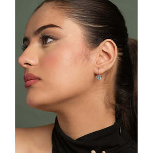 Boucles d'oreilles pendantes chic en forme de cœur argentées par Olesya - Product Image 3