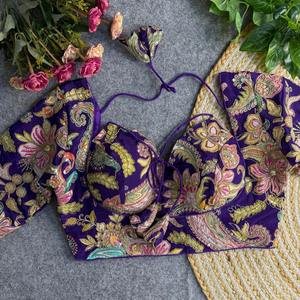 Vente chaude Belle Dressing Fancy Outfit Heavy Pure Crepe Print Avec Sequence Work Blouse Fournisseur et exportateur indien - Product Image 1