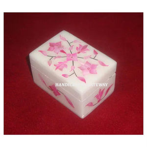 Diseño creativo y mano de obra Caja con incrustaciones de madreperla rosa de mármol natural de tamaño pequeño Caja con forma rectangular y logotipo personalizado - Product Image 1