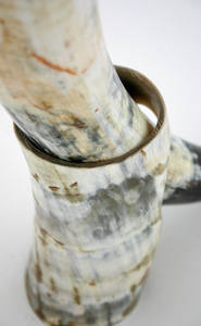 Cuerno para beber de tendencia para cerveza o bocina de cerveza para ocasiones culturales de United Trade World Agate - Product Image 2