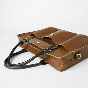 Sac à ordinateur portable en cuir simple et élégant pour hommes, grande capacité, design confortable pour le transport, idéal pour le travail de bureau et les activités quotidiennes - Product Image 3