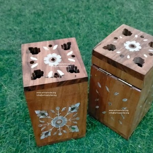 ArtisanVibe Quemador de Incienso Madkhan de Madera Maciza Hecho a Mano con Incrustaciones de Madreperla, Soporte Árabe Mubkhar para la Temporada de Otoño - Product Image 3