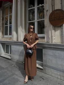 Robe d'été midi élégante à fleurs avec bretelles à nouer Tissu doux et léger pour un usage quotidien ou à la plage - Product Image 3