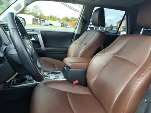 Toyota 4Runner Limited 4WD 2023 Limpia - Product Image 5