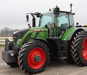 2023 Fendt 720 Vario Tractor - Premium 200 HP MFWD Tractor con transmisión Vario, sistema hidráulico eficiente y comodidad del operador - Product Image 1