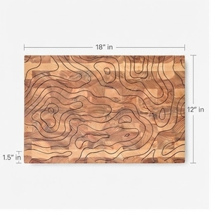 Planche à découper rectangulaire en bois faite à la main avec gravure topographique et surface antidérapante - Product Image 4