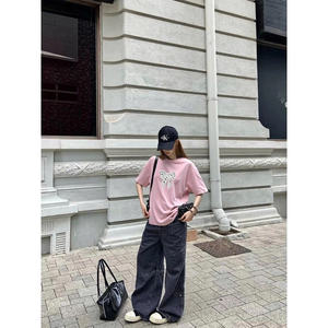 เสื้อยืดทรงสลิมฟิต ผ้าสแปนเด็กซ์/คอตตอน คอมฟิเท็กซ์ โบว์ แฟบริค 240 แกรม ลายตัวอักษร สตรีทแวร์ ยูนิเซ็กส์ ผู้ชาย ผู้หญิง - Product Image 4