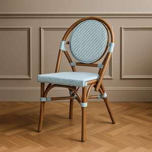 Chaise élégante et minimaliste en rotin magnifiquement conçue pour la salle à manger de ferme en plein air, la villa ou l'appartement, les meubles d'hôtel - Product Image 1