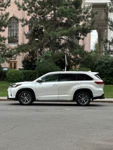 Toyota Highlander XLE 2018 Usada con Todas las Opciones - Product Image 2