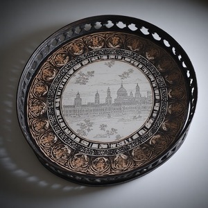 Assiette de présentation en résine Dusty Rose combinant des finitions roses sourdes et nacrées pour des thèmes de décoration élégants et doux - Product Image 6