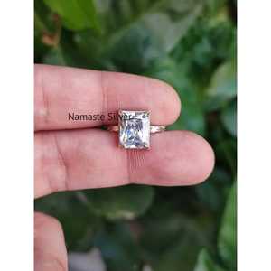 Anillo de Plata de Ley 925 Hecho a Mano para Mujer, con Circonita Cúbica de Corte Esmeralda y Circonita Cúbica de Corte Princesa, Anillo de Plata con Circonita Cúbica, Regalo para Ella - Product Image 5