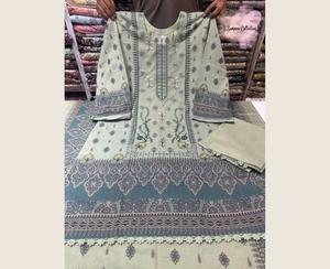 Colección de invierno de la colección Ssumaira, nuevo stock de Dhanak Store, vestido Anarkali con camisa, pantalón, estilo Dupatta Salwar Kameez - Product Image 4