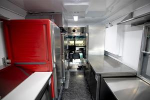 Camion de restauration rapide en acier inoxydable à vendre entièrement approvisionné avec tout l'équipement, y compris la crème glacée et le chariot à hot-dogs à vendre - Product Image 5