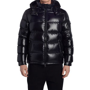 Chaqueta Acolchada Negra con Acabado de Espejo para Hombre, Abrigo de Invierno con Brillo Extremo, Capucha Desmontable, Chaqueta Acolchada de Lujo Urbano de Alta Calidad - Product Image 4