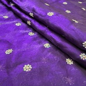 Tela Vibrante de Seda Espacial con Diseño de Arcoíris, Ideal para Prendas Modernas y Tradicionales, Creaciones de Boutique y Diseños de Vestidos Premium - Product Image 1