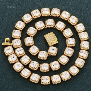สร้อยคอเทนนิส Moissanite ทรงเบาะสีเงิน925ขนาด10มม. ทำด้วยมือ100% และชุดแฮนด์เมดสร้อยคอเทนนิส VVS Moissanite สำหรับผู้ชายอินเดีย - Product Image 2