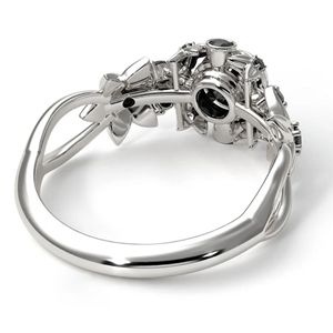 Bague de fiançailles pour femme en diamant rond noir de style floral - Product Image 2