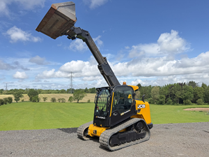 Chargeuse compacte sur chenilles JCB Teleskid 3TS-8T 74HP avec flèche télescopique et broyeur forestier à vendre - Product Image 3