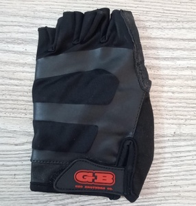 Gants de fitness Geo Brothers Company, nouveaux, personnalisés, de haute qualité, légers, unisexes, antidérapants, demi-doigts, en polyester, avec support pour les poignets. - Product Image 2