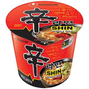 Nongshim Shin Cup Soupe de nouilles épicées gourmet 68g Nouilles instantanées à faible teneur en glucides faites à la main certifiées halal emballées dans un sac ou une boîte - Product Image 5