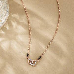 Collar de cuentas finas Velora Knot Diamond Tanmaniya - Product Image 1