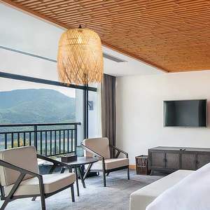 Lámpara Colgante de Bambú Diseñada con Tejido de Bambú Natural y Estructura de Suspensión Práctica para Uso Interior - Product Image 3